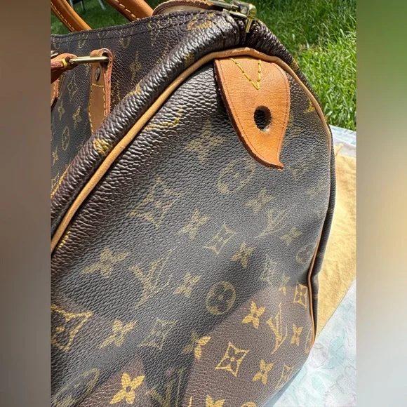 Authentic Louis Vuitton Speedy 35 Monogram - Picture 7 of 16